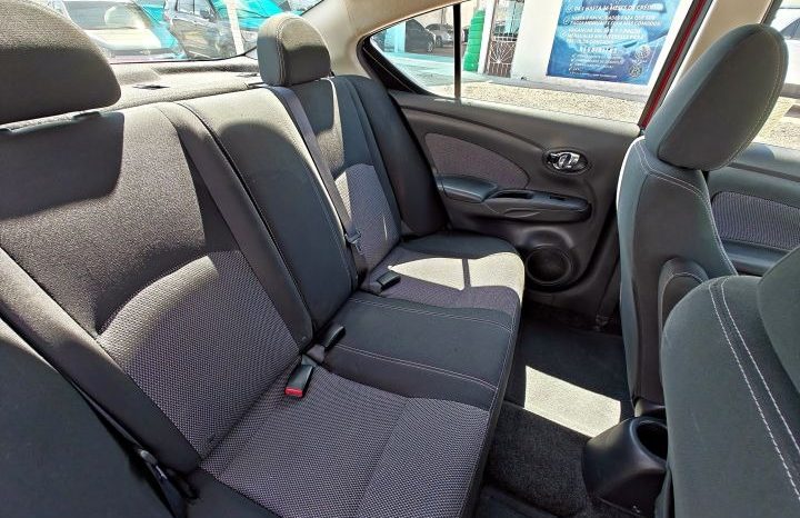 Nissan Versa 2016 lleno