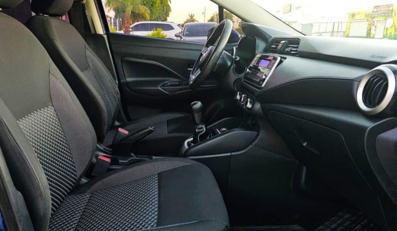 Nissan Versa 2020 lleno