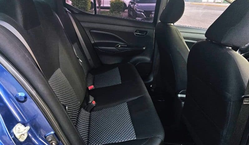 Nissan Versa 2020 lleno