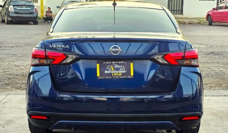 Nissan Versa 2020 lleno