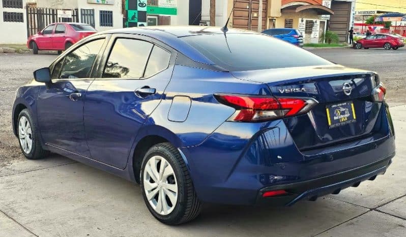 Nissan Versa 2020 lleno