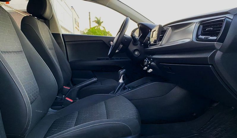 Kia Rio 2022 lleno