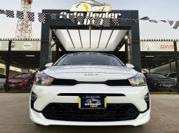 Kia Rio 2022 lleno