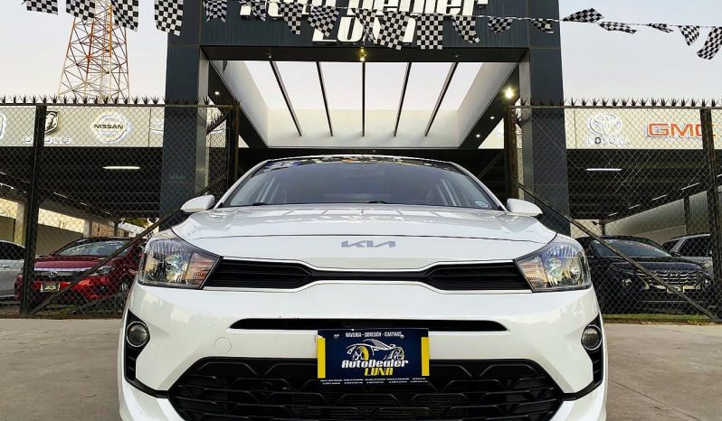 Kia Rio 2022 lleno