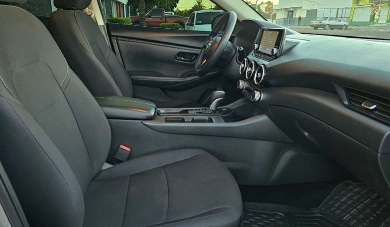 Nissan Sentra 2024 lleno