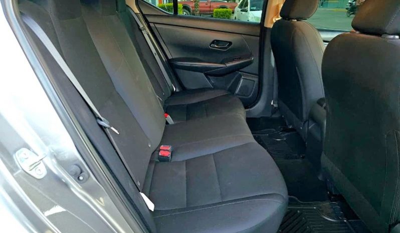 Nissan Sentra 2024 lleno