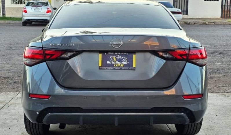 Nissan Sentra 2024 lleno