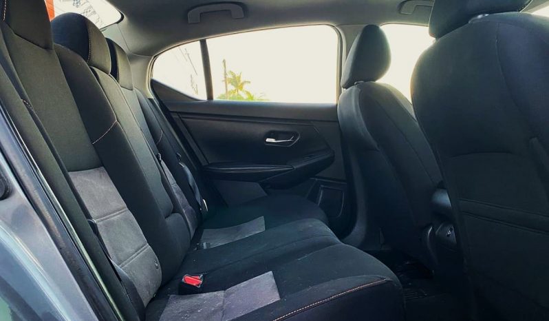 Nissan Sentra 2022 lleno