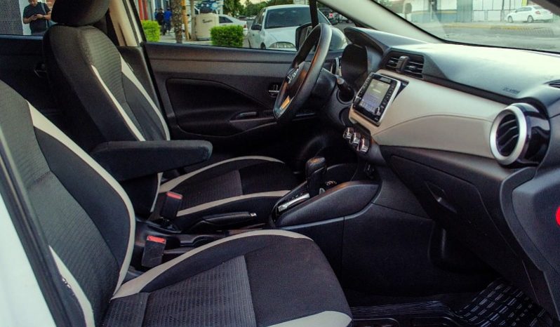 Nissan Versa 2022 lleno
