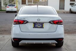 Nissan Versa 2022 lleno