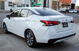 Nissan Versa 2022 lleno
