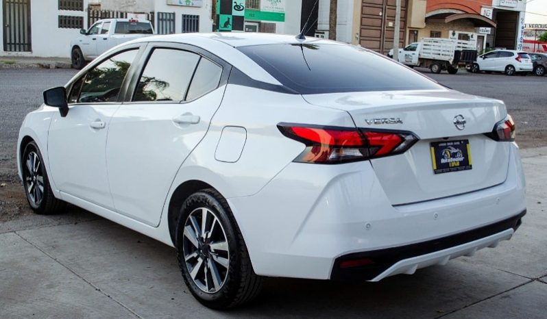 Nissan Versa 2022 lleno