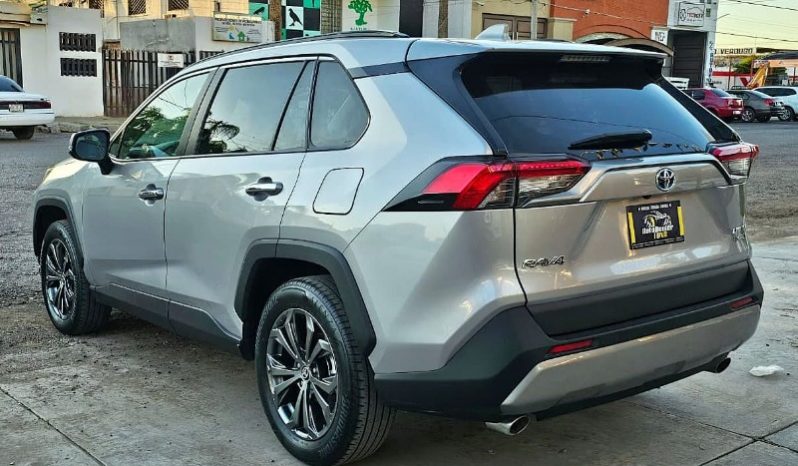 Toyota Rav-4 2024 lleno