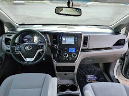 Toyota Sienna 2017 lleno