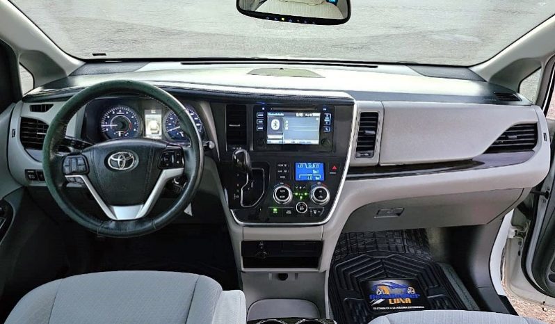 Toyota Sienna 2017 lleno