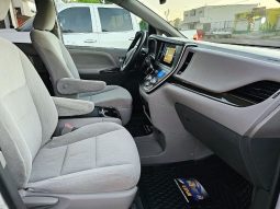 Toyota Sienna 2017 lleno