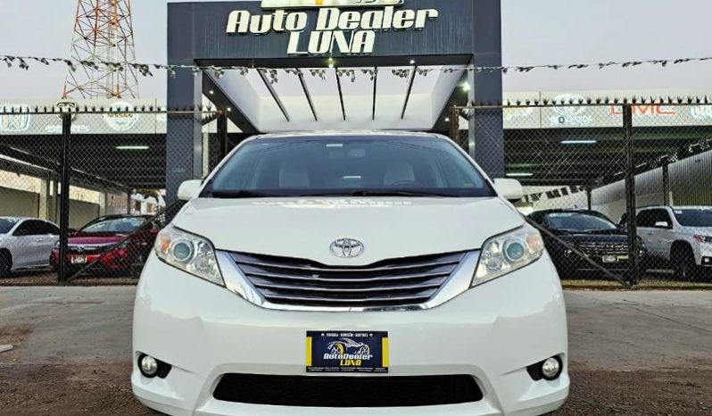 Toyota Sienna 2017 lleno