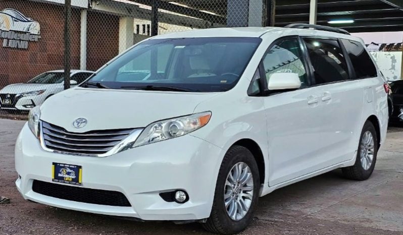 Toyota Sienna 2017 lleno