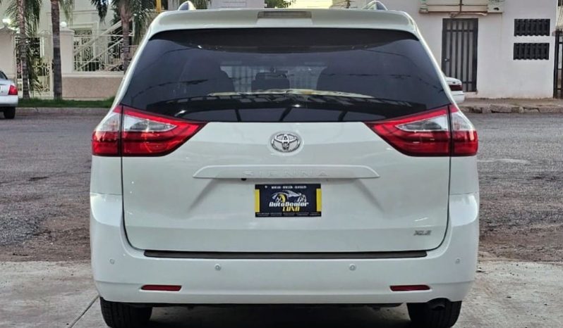 Toyota Sienna 2017 lleno
