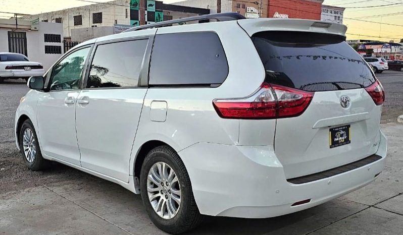 Toyota Sienna 2017 lleno