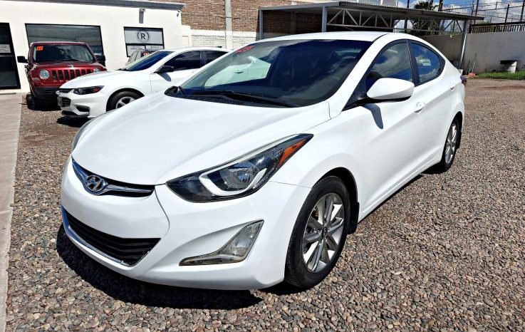 Hyundai Elantra 2016 lleno