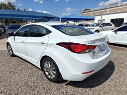 Hyundai Elantra 2016 lleno