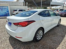 Hyundai Elantra 2016 lleno