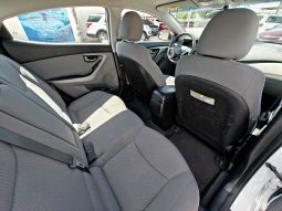 Hyundai Elantra 2016 lleno