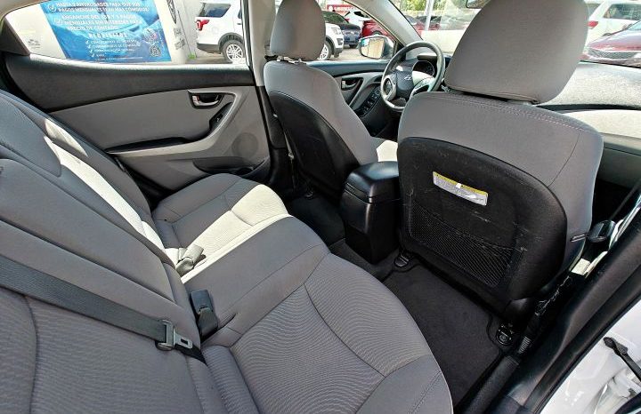 Hyundai Elantra 2016 lleno