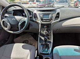Hyundai Elantra 2016 lleno