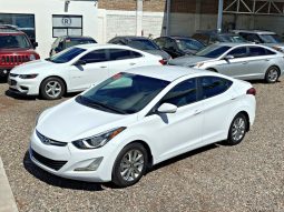 Hyundai Elantra 2016 lleno