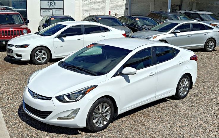 Hyundai Elantra 2016 lleno