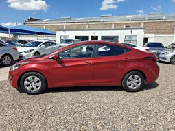 Hyundai Elantra 2016 lleno