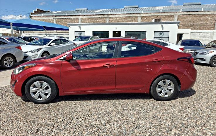 Hyundai Elantra 2016 lleno