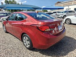 Hyundai Elantra 2016 lleno