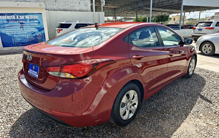 Hyundai Elantra 2016 lleno