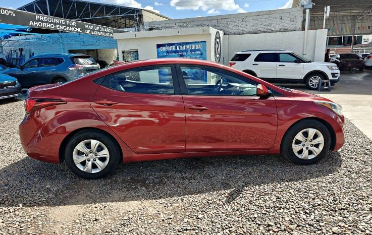 Hyundai Elantra 2016 lleno