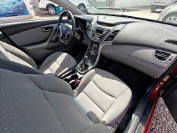 Hyundai Elantra 2016 lleno