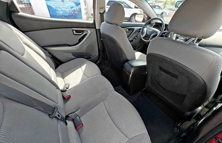 Hyundai Elantra 2016 lleno