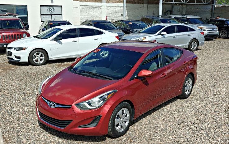 Hyundai Elantra 2016 lleno