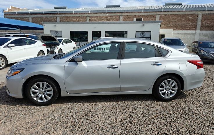 Nissan Altima 2016 lleno