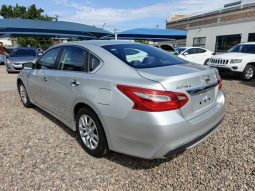 Nissan Altima 2016 lleno