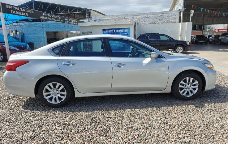 Nissan Altima 2016 lleno