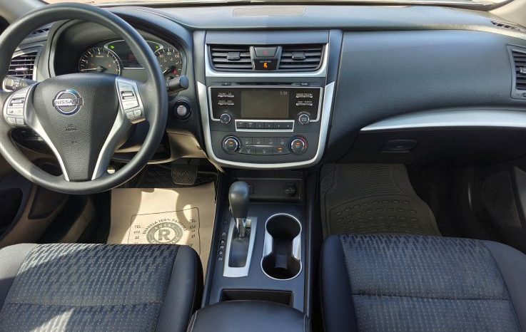 Nissan Altima 2016 lleno