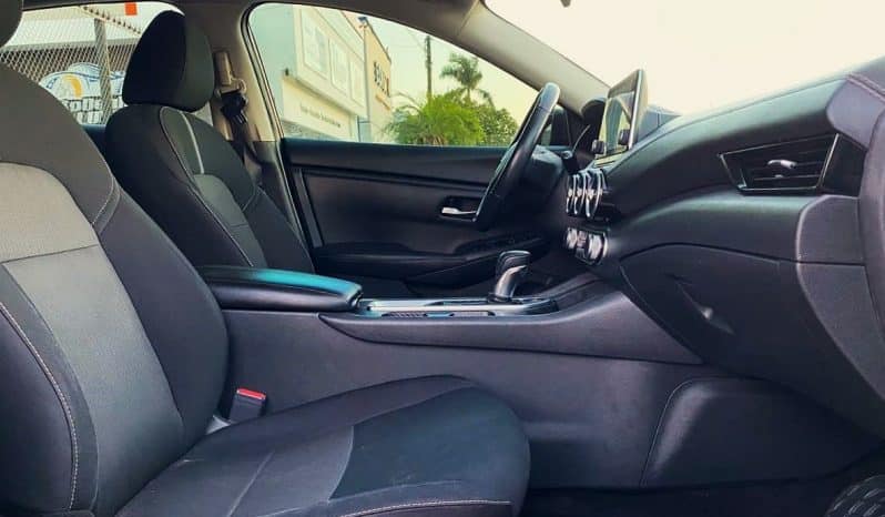 Nissan Sentra 2021 lleno