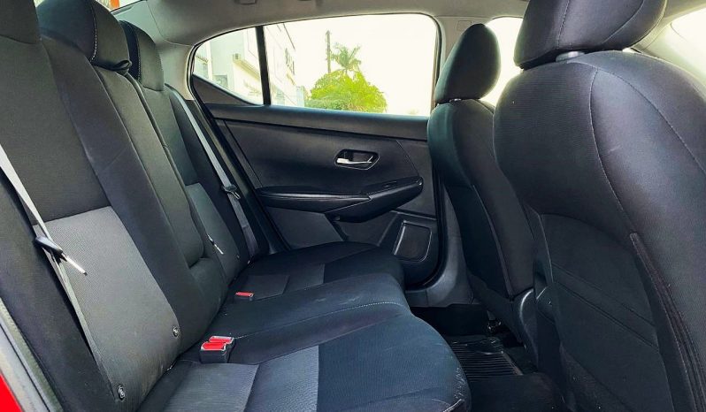 Nissan Sentra 2021 lleno