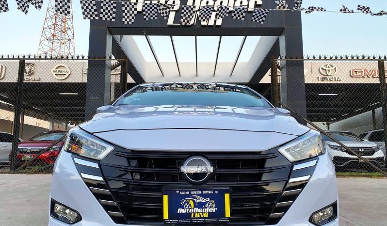 Nissan Versa 2025 lleno