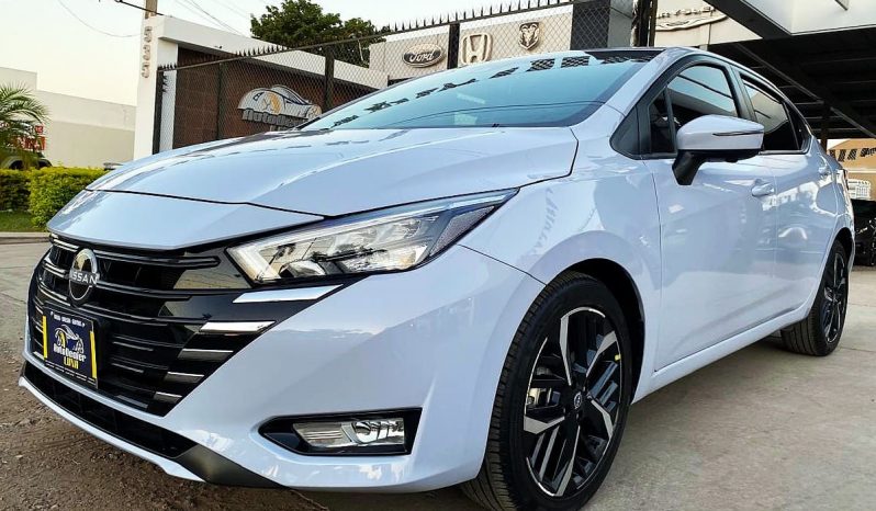 Nissan Versa 2025 lleno