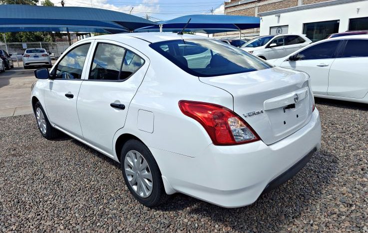 Nissan Versa 2016 lleno
