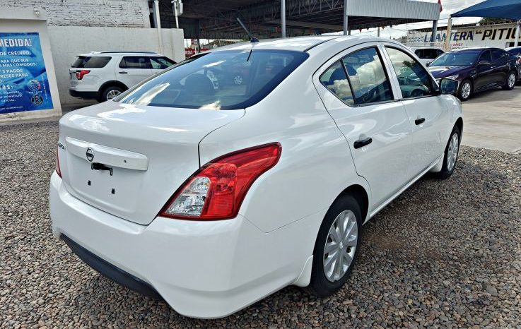 Nissan Versa 2016 lleno